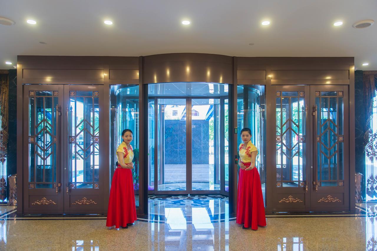 Dunhuang Isiting Hotel エクステリア 写真